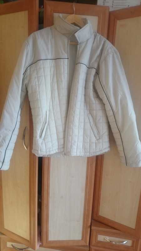 Biała kurtka na suwak rozmiar XL/XXL