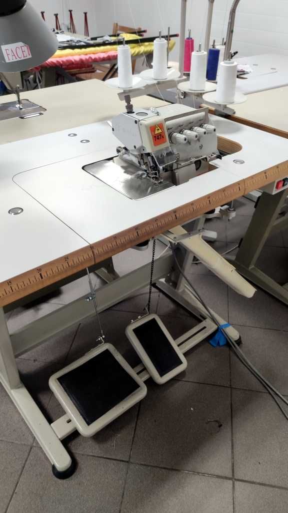 Overlock  przemysłowy  JUKI  3- nitkowy