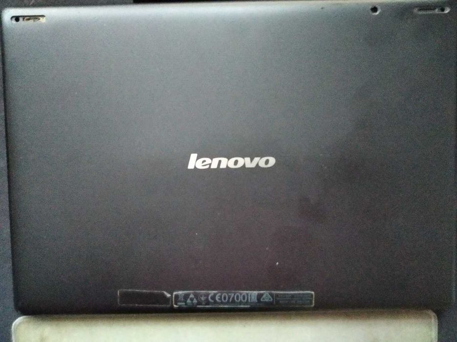 Планшет  Lenovo S6000-F можно использовать как Игровой для кота.