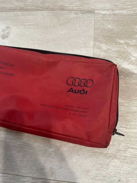 Bolsa Audi kit primeiros socorros