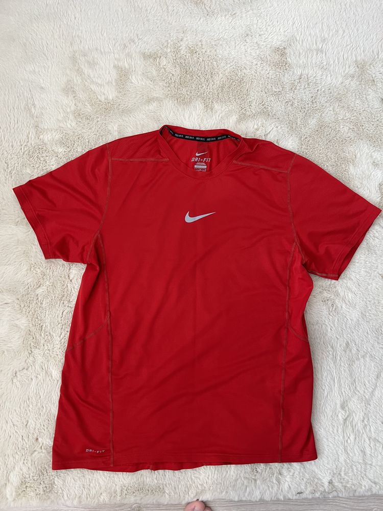 Футболка Nike dri-fit