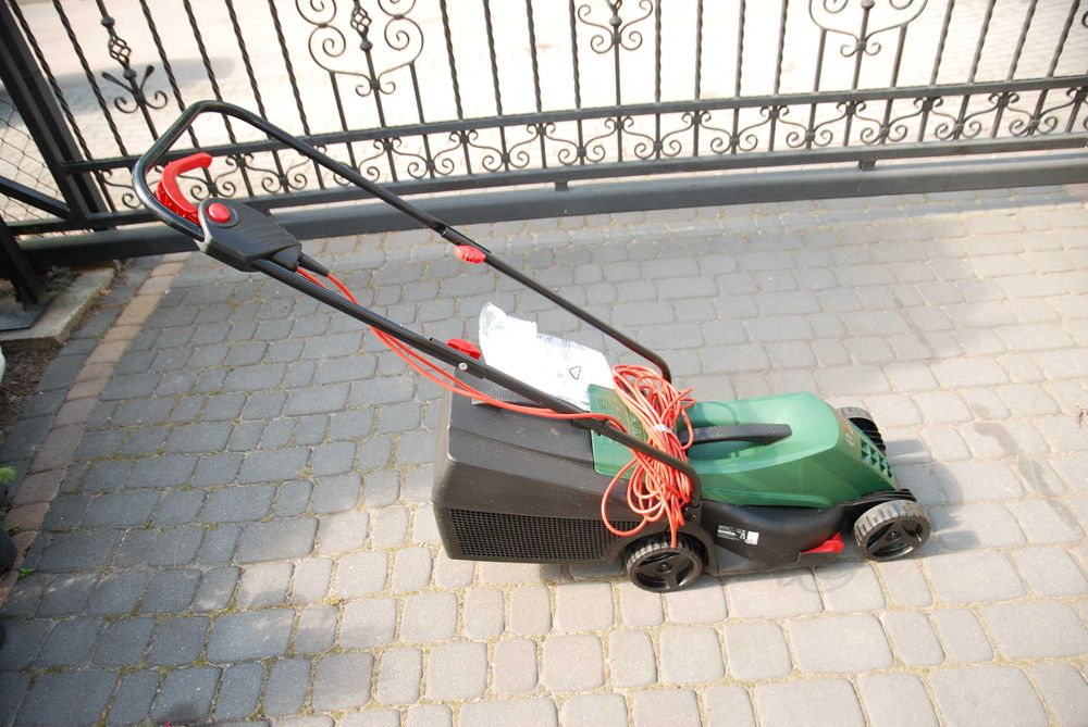 Kosiarka elektryczna do trawy Bosch