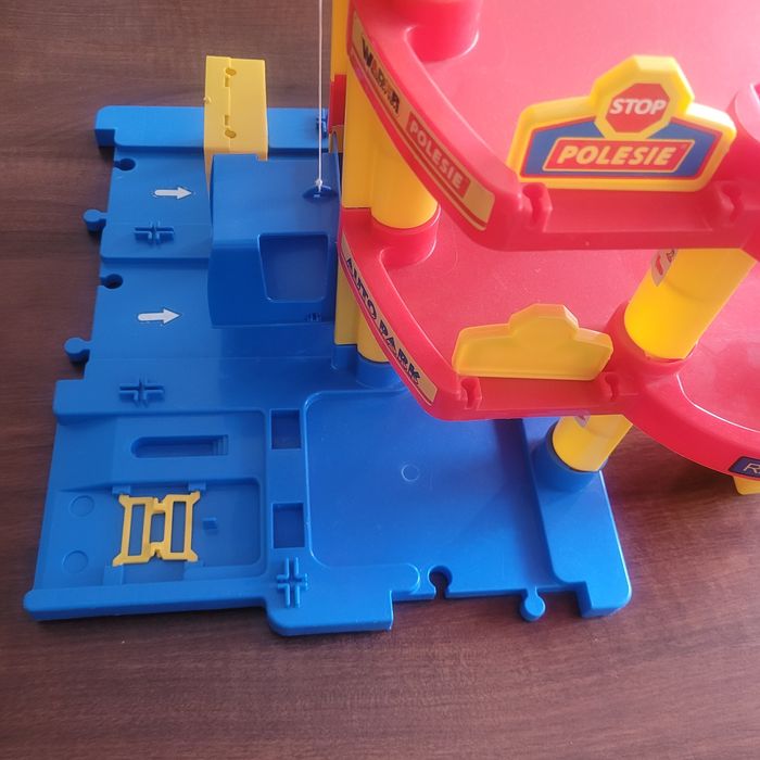 WADER  parking garaż Okazja