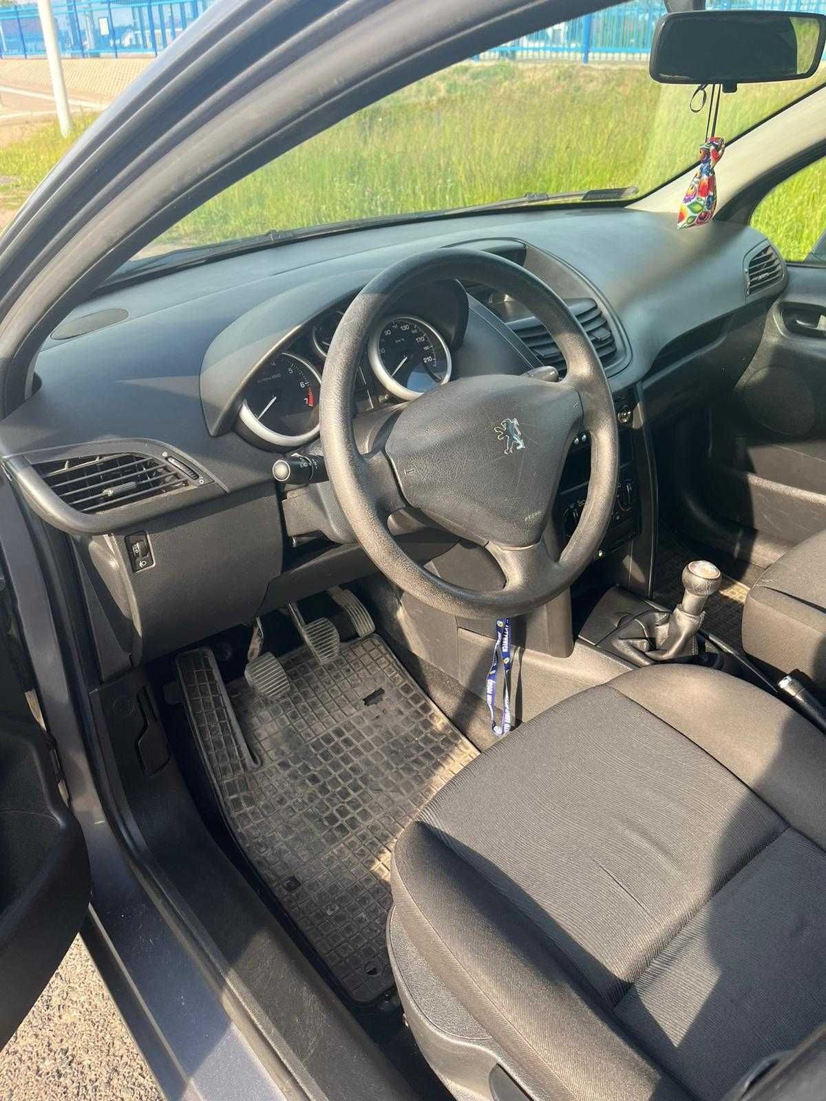 Peugeot 207 1.4 benzyna