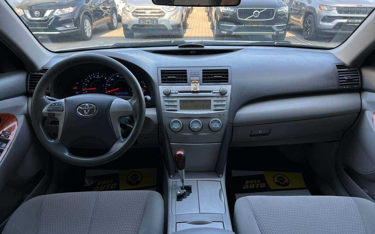 Toyota Camry 2011