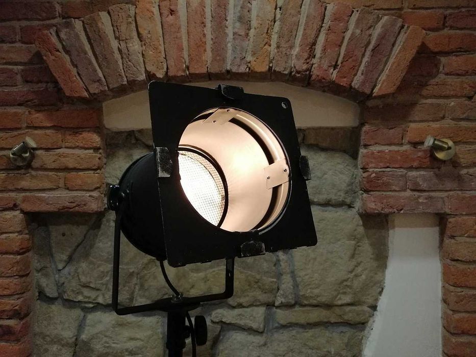 Lampa sceniczna, estradowa reflektor PAR-64 1000W SPOT