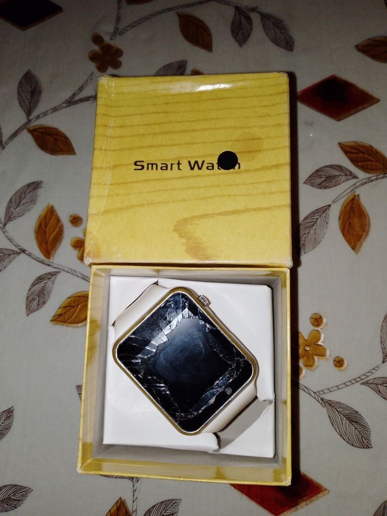 Продам  Smart Watch