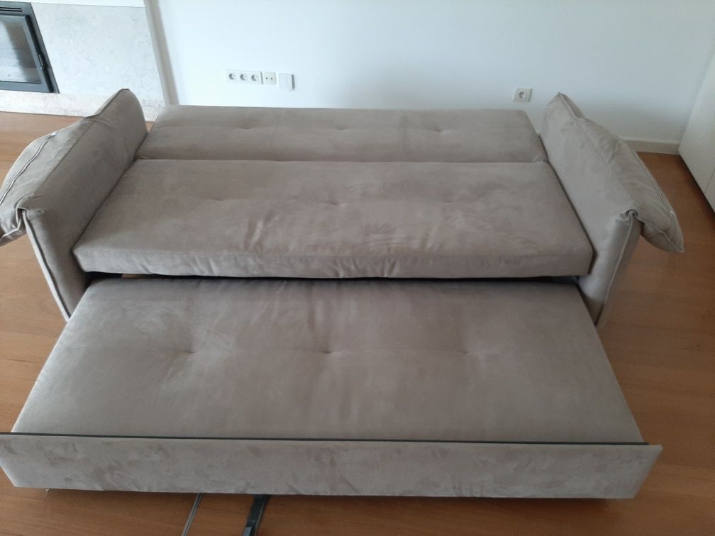 Sofá-cama + cama individual com rodas