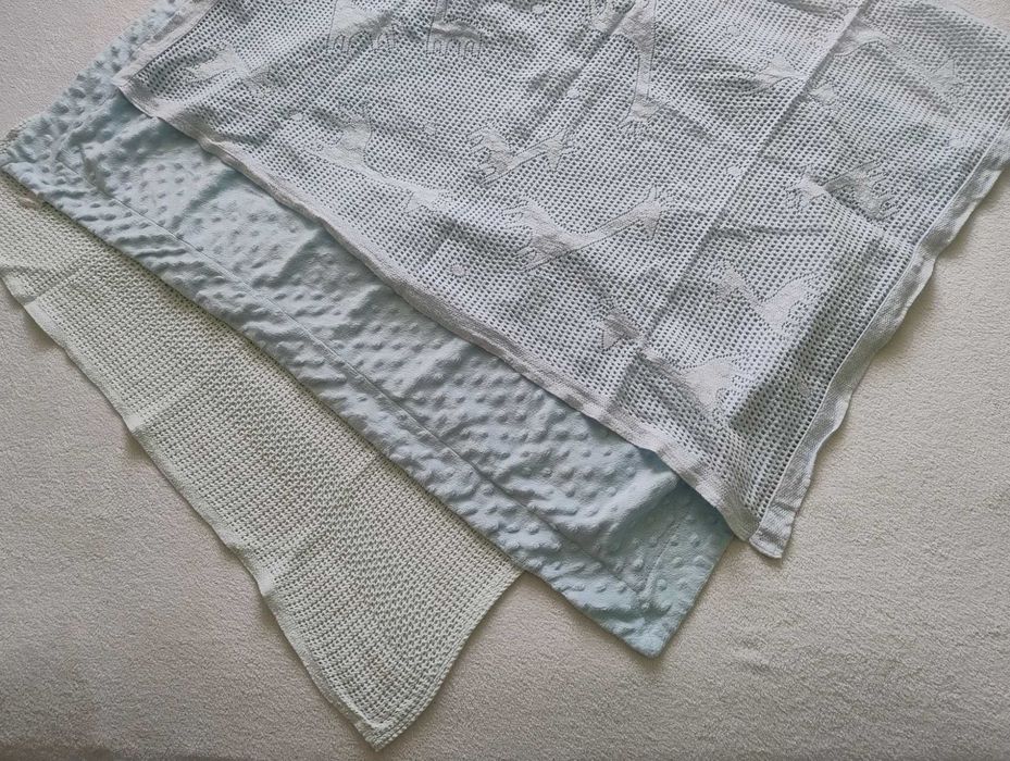 Zestaw 3 niebieskich kocy dla maluszka