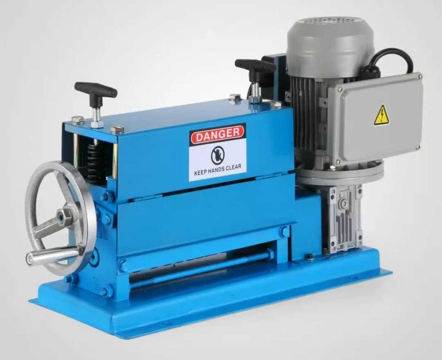 Elektryczna korowarka do kabli maszyna do izolacji. Mocny silnik.