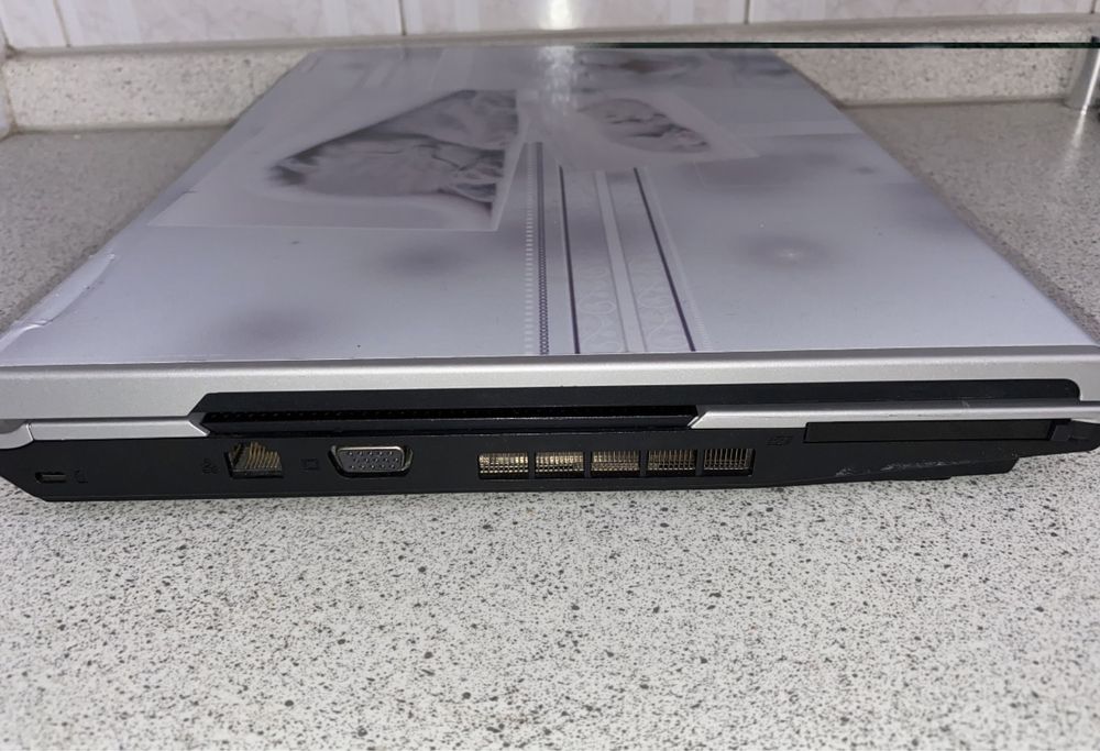Ноутбук Fujitsu esprimo mobile v6555 (требует ремонта)