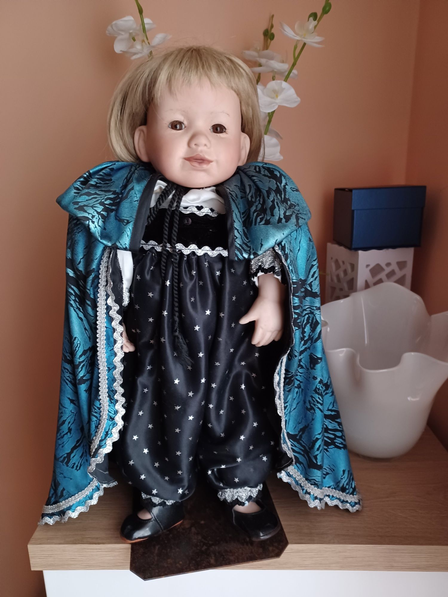 Lalka kolekcjonerska 46 cm.