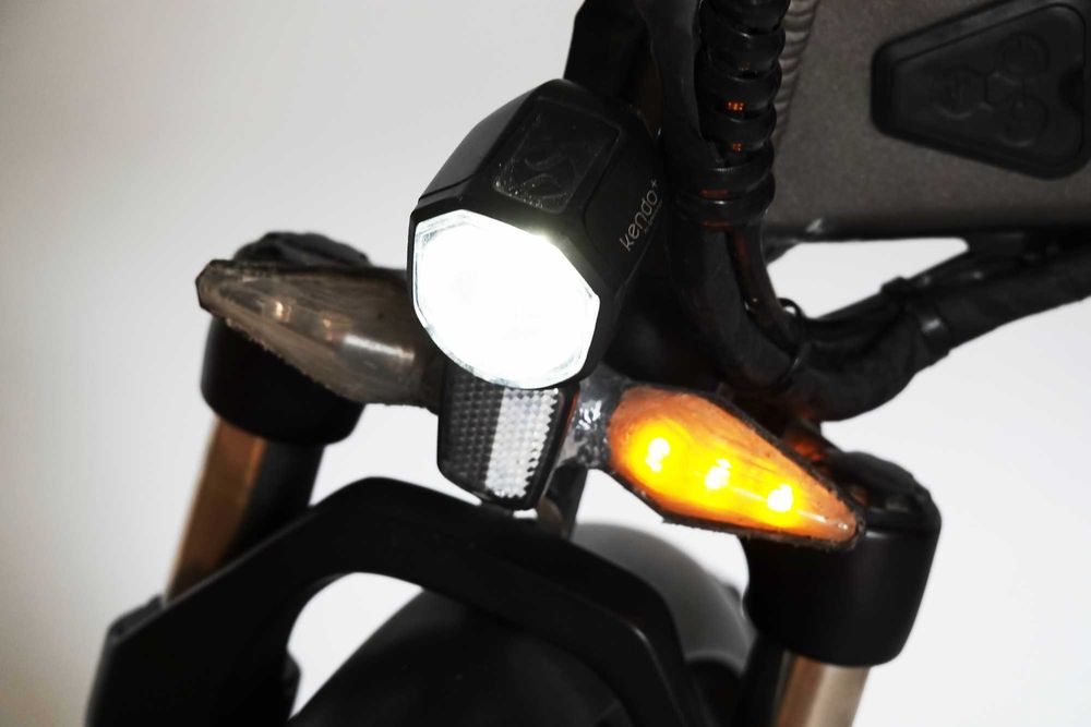 Легкий, потужний та складний електровелосипед