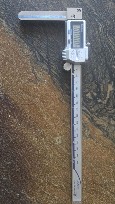 Suwmiarka cyfrowa Mitutoyo Absolut.