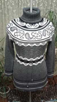 Елегантний подовжений светр з м'якої пряжі 30% шерсть Турція 46рр.