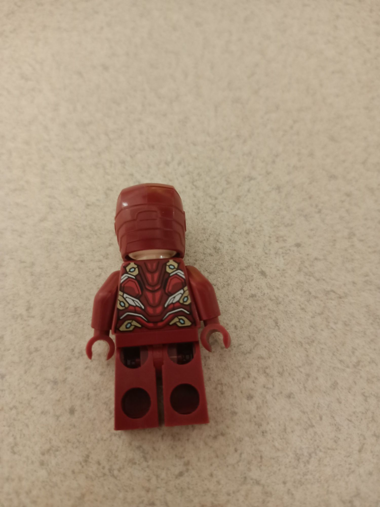 Lego Iron Man.          .
