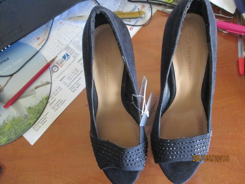 Sapatos de senhora Stradivarius, nº 36 - novos