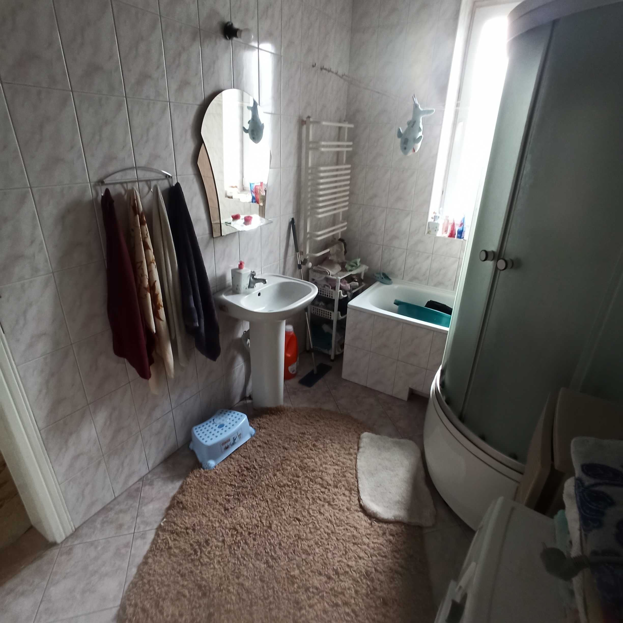 Продається пів особняк ( особняк )