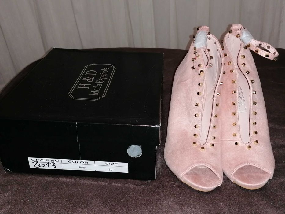 Sapatos de salto alto, rosa claro