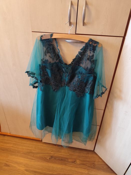 Sprzedam sukienkę plus size na wesele.