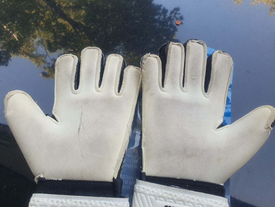 Rękawice bramkarskie Sondico AeroSpine rozmiar.5 dla chłopca