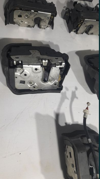 Замок дверей BMW X5 E53 Замок дверний бмв х5 запчастини шрот