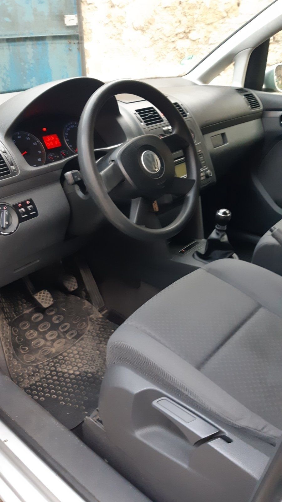 Volkswagen Touran 2003 1,6 mpi бензин