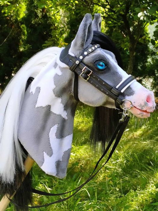 Realistyczny konik Hobby Horse A4 ze sprzętem realistyk pinto