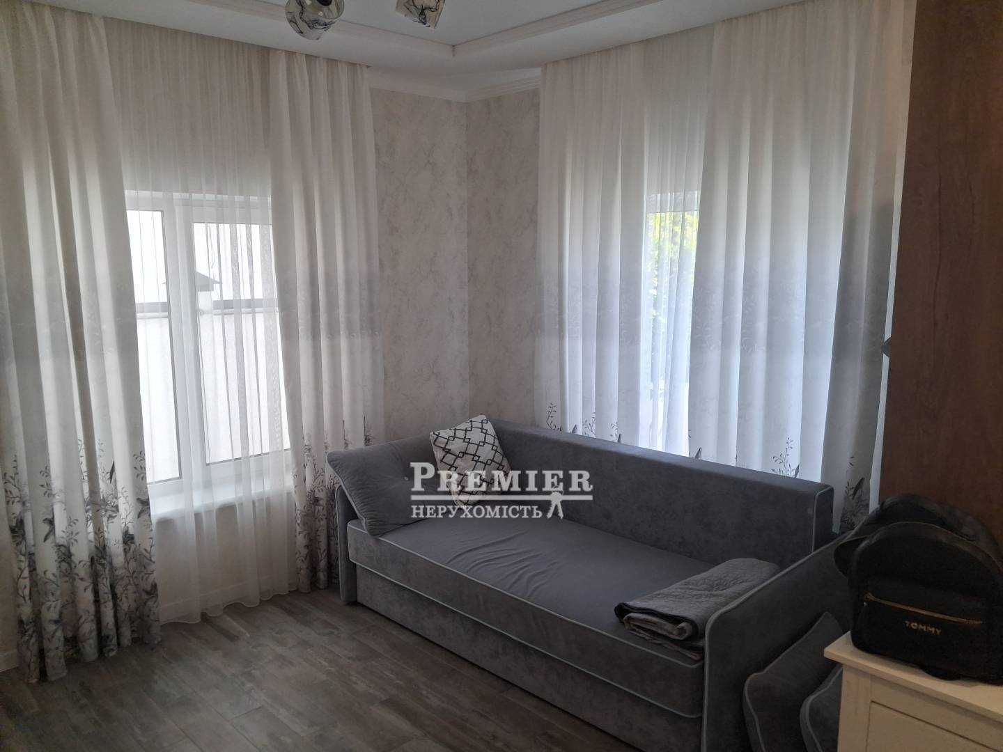 Продам будинок у  Фонтанці з ремонтом та меблями.