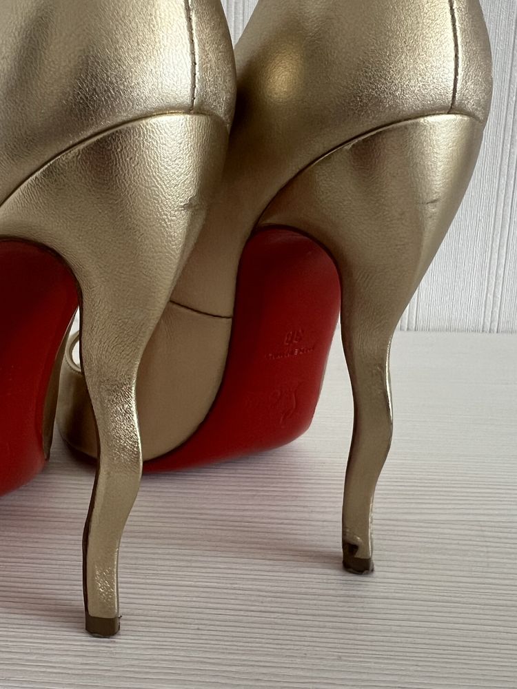 Туфли CHRISTIAN LOUBOUTIN. 38. Оригинал. На 37,5