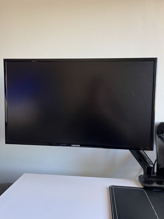 Kit 2 monitores Samsung + Suporte + Mouse pad