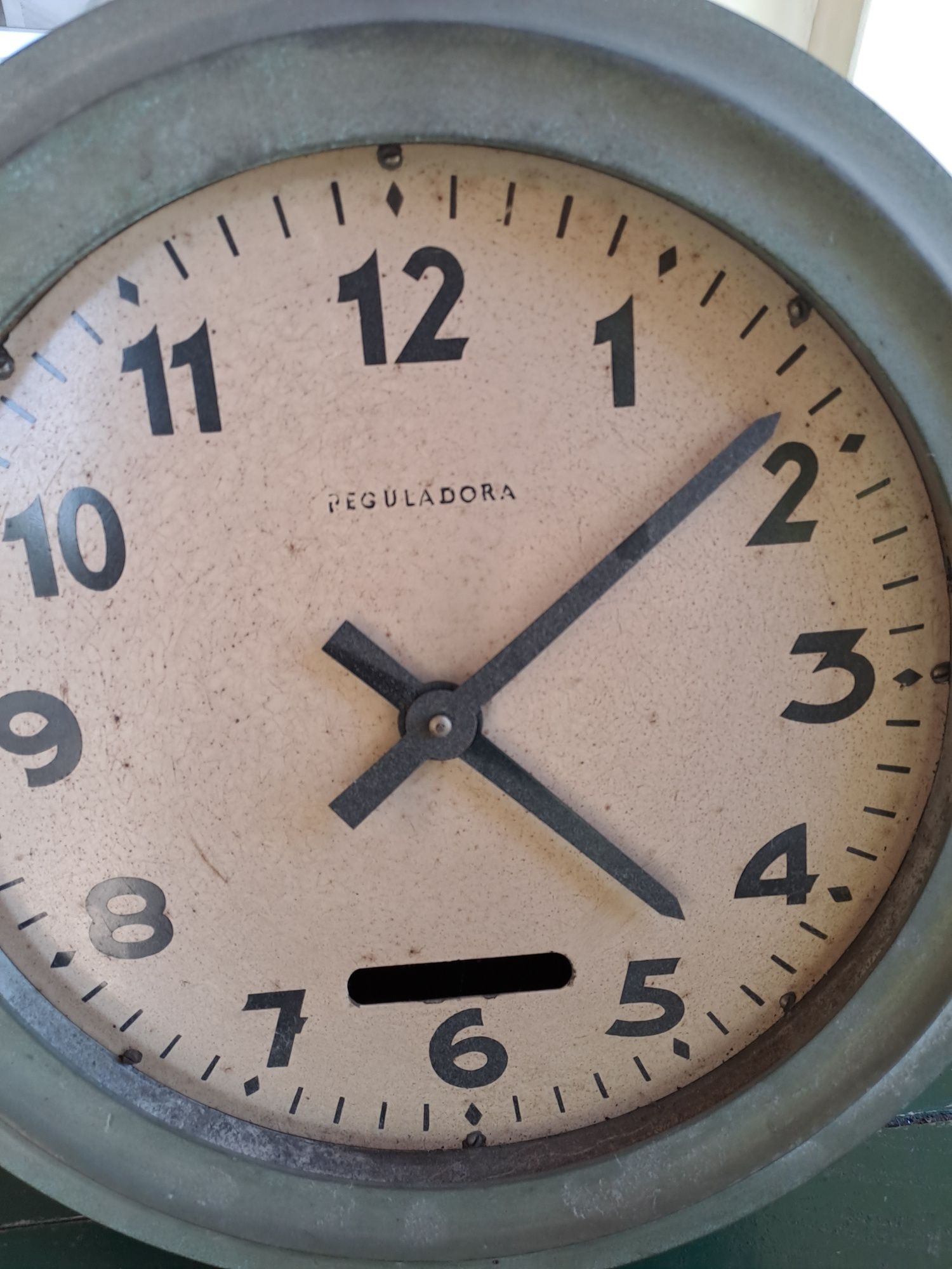 Relógio Reguladora antigo, tempo da guerra