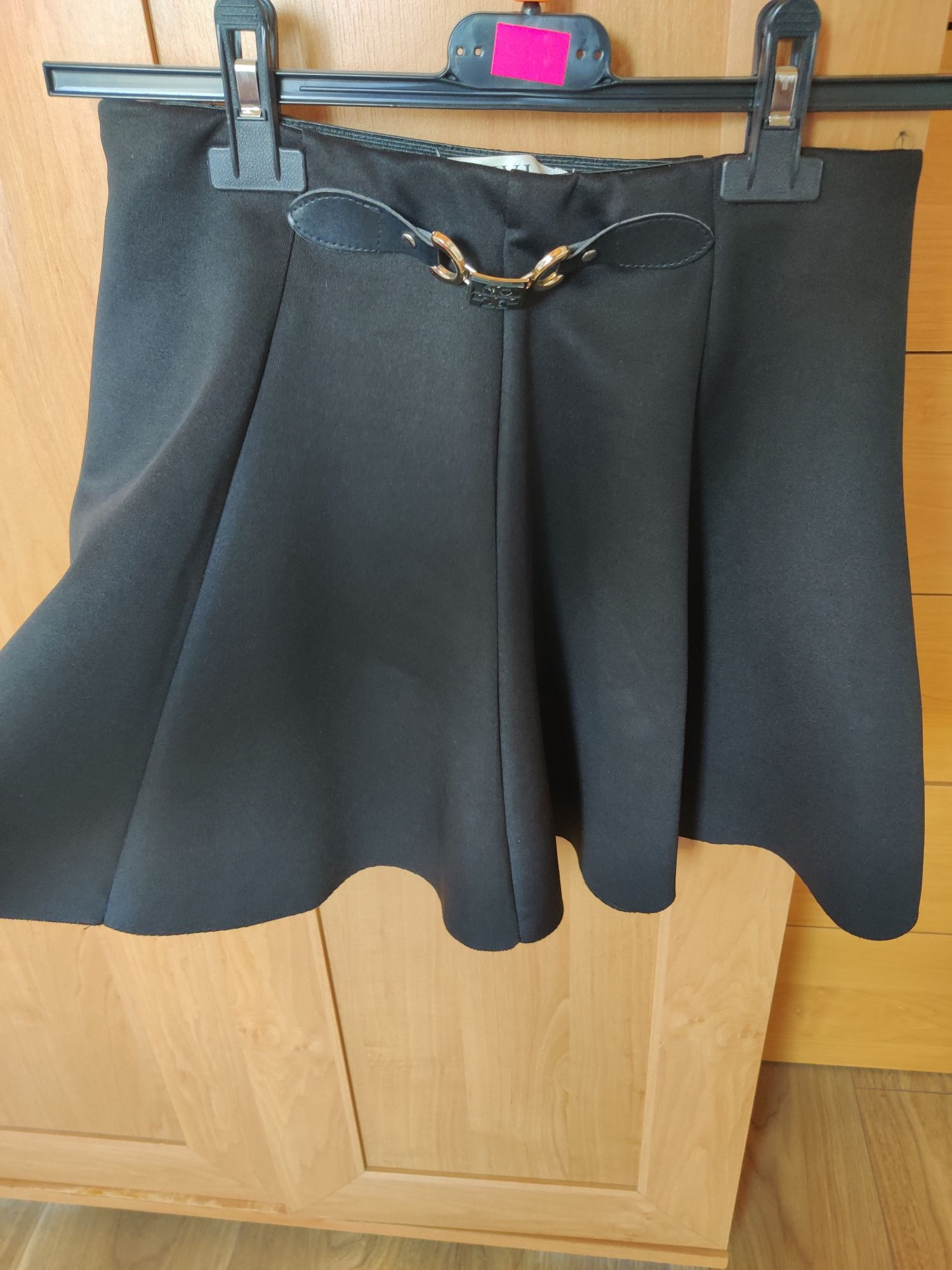 Bawełniana czarna spódniczka mini