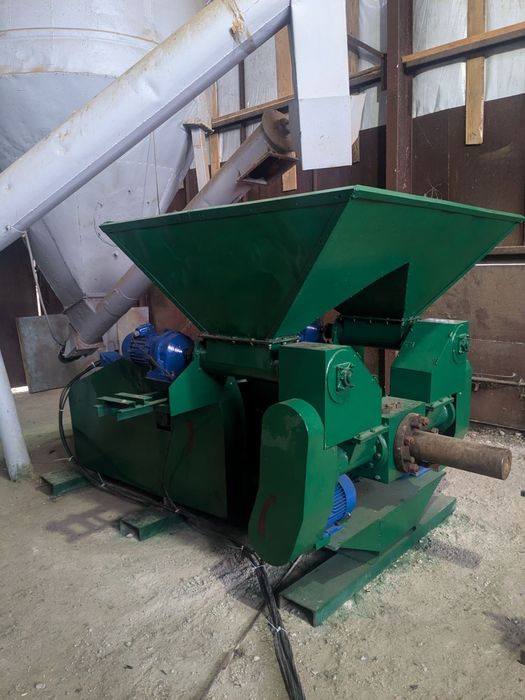 Продам прес для брикетів нестро 75мм