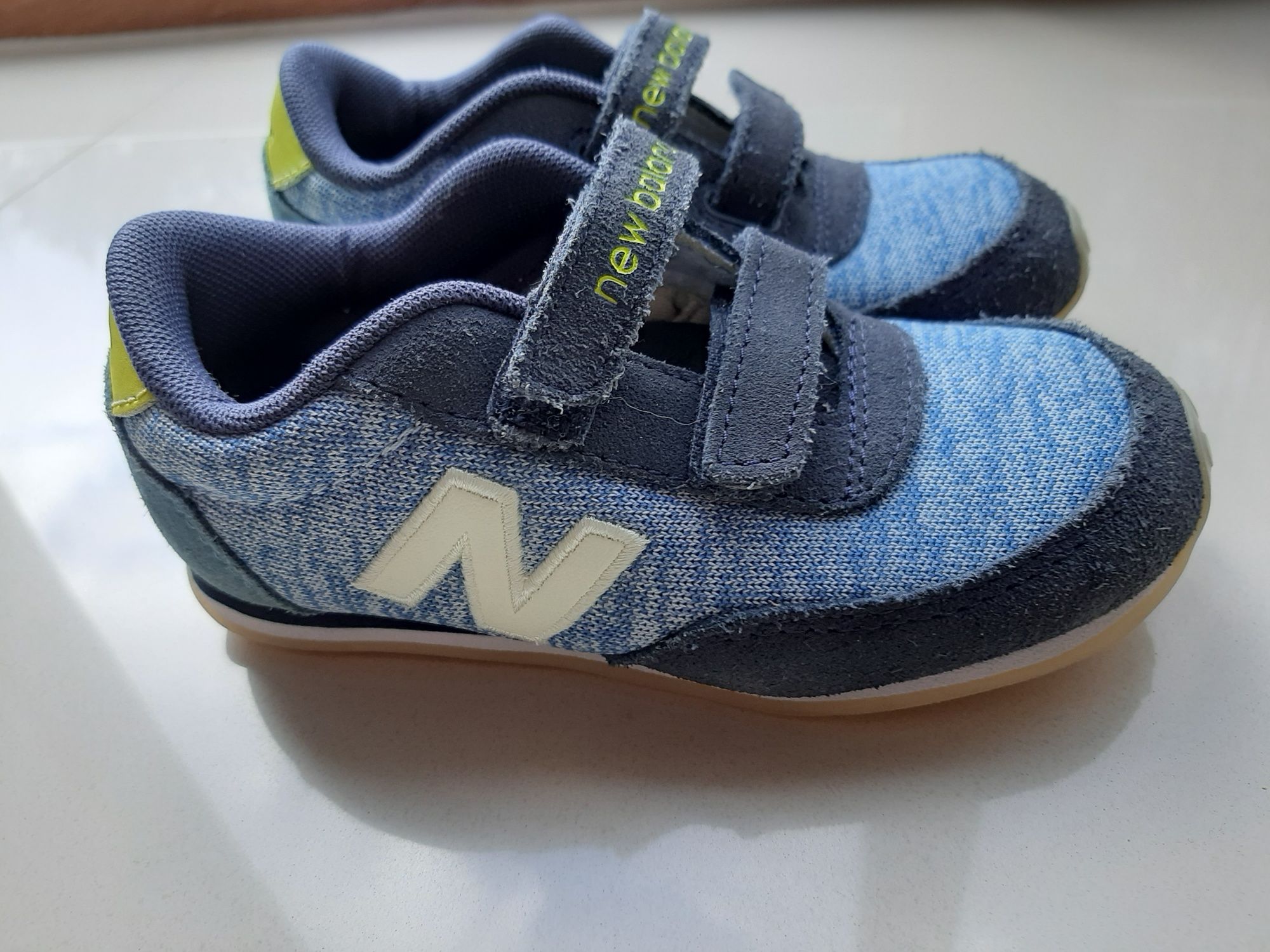 New Balance półbuty świecące rozmiar 26