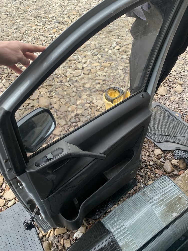 Двері Mercedes-Benz Vito 639