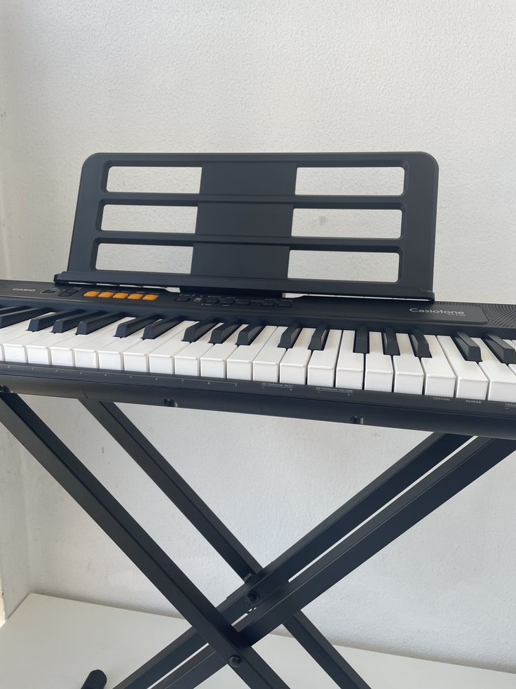Teclado Casio CT-S100 + Suporte NOVO! Comece a tocar hoje!