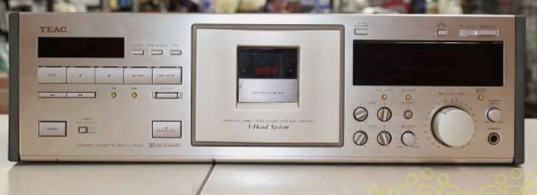 Касетна дека TEAC V-7000