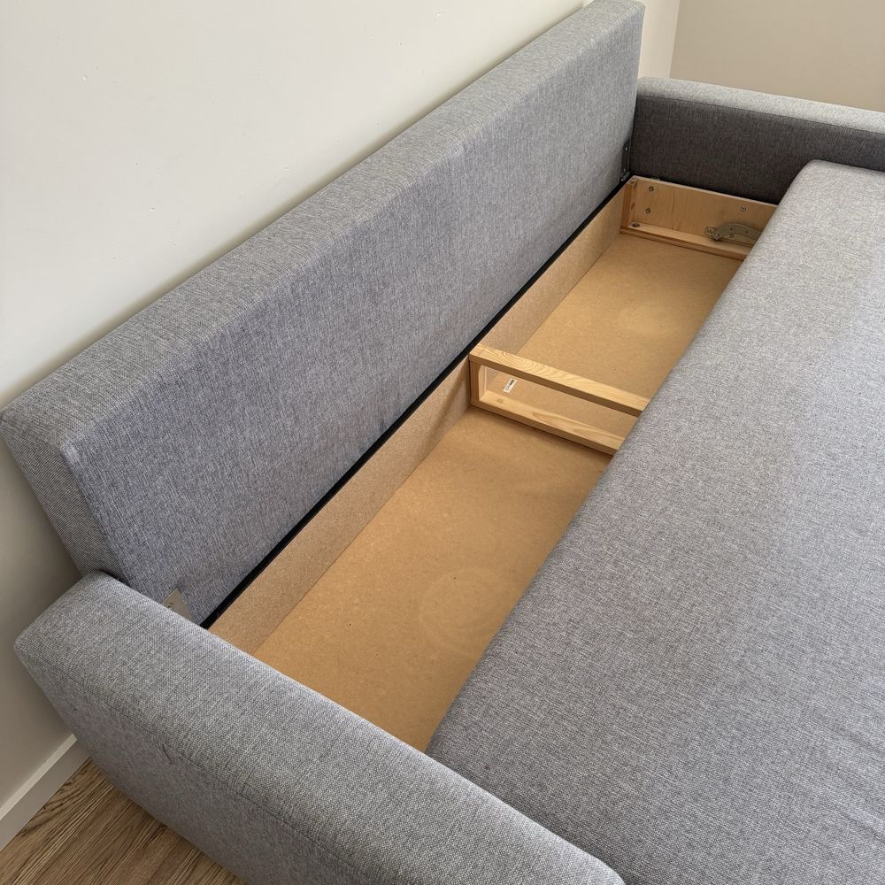Szara sofa 3-osobowa rozkładana Grälviken IKEA