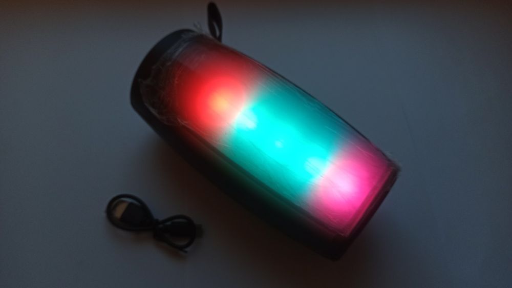 Музична колонка з підсвіткою на акумуляторі ZQS1201