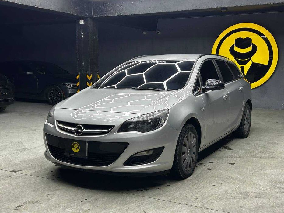 Opel Astra Sports Tourer 2013