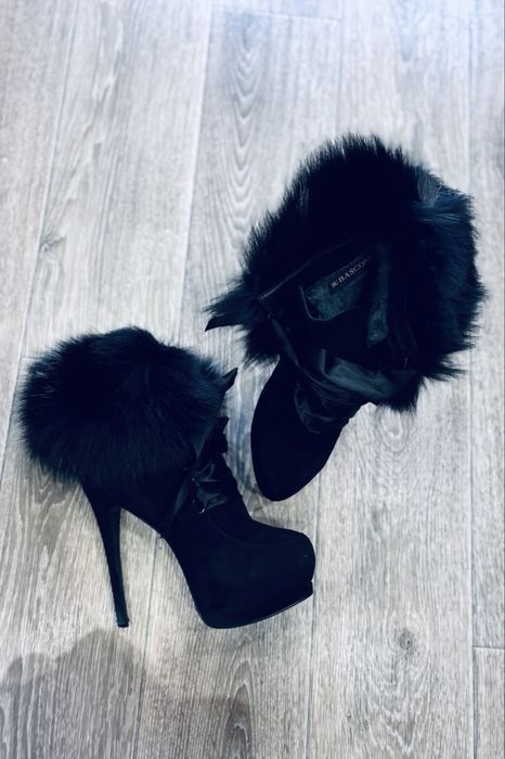 продам зимові ботигки на натуральному хутрі