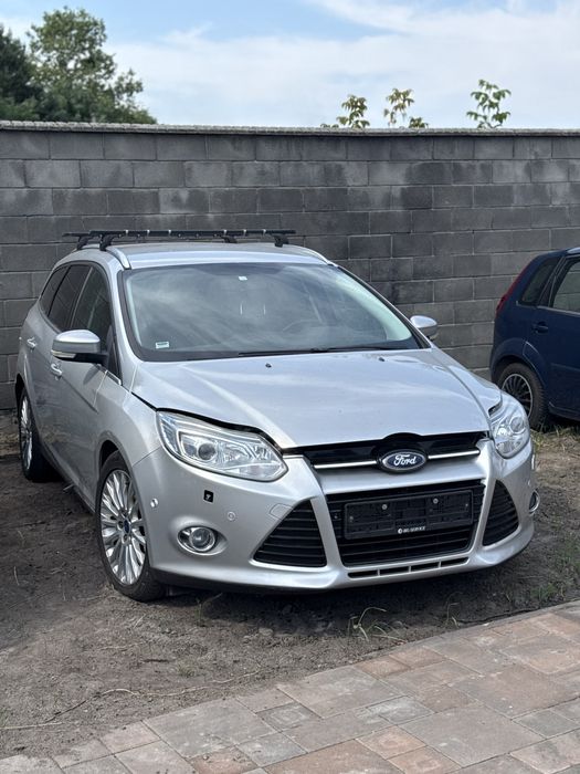 Авторозборка Форд Фокус мк 3 запчасти сірий колір