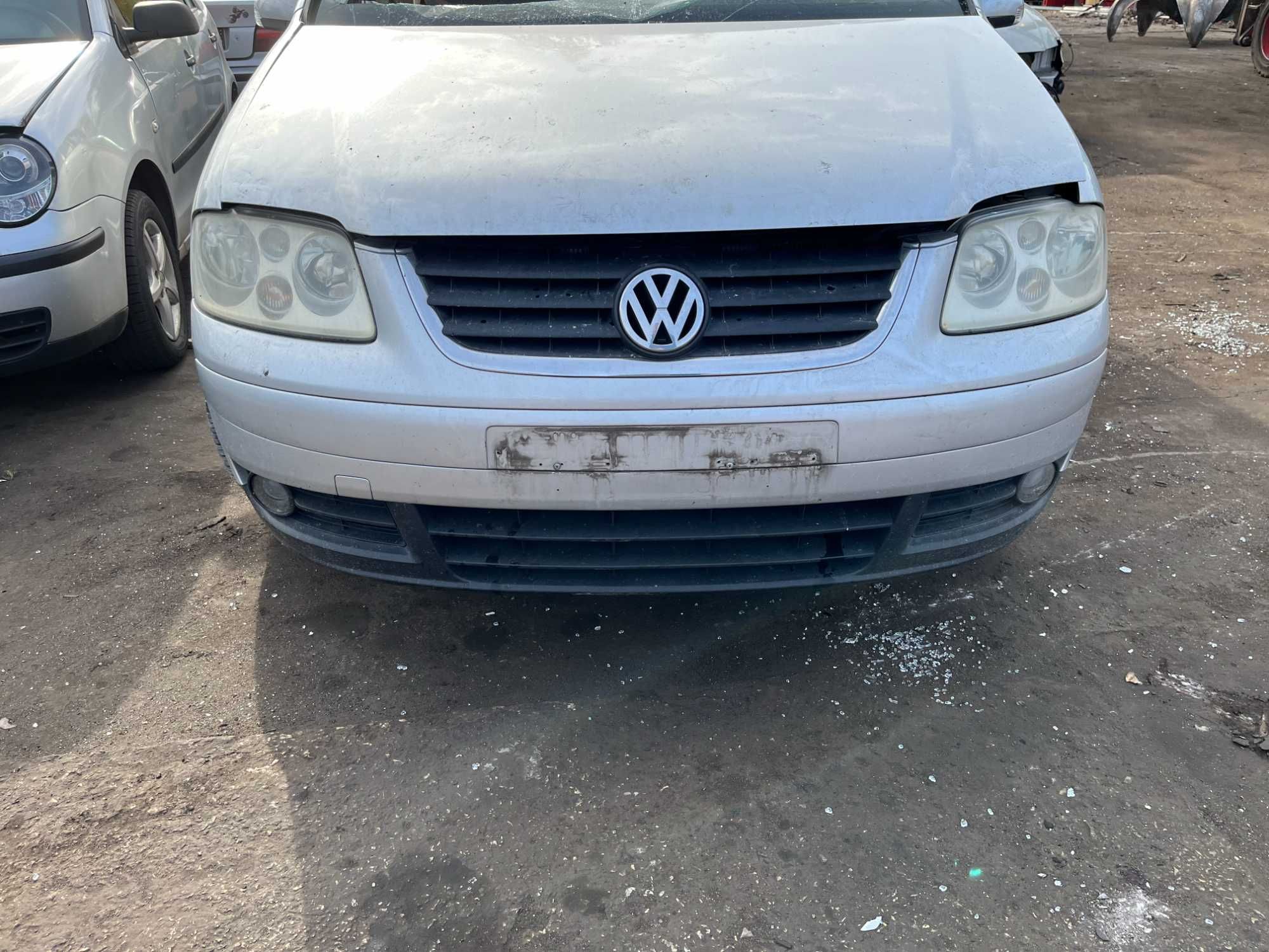 Grill atrapa VW Touran I 1T0 LA7W