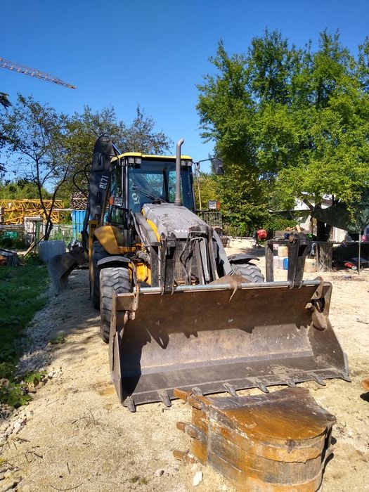 Usługi koparko ładowarką VOLVO