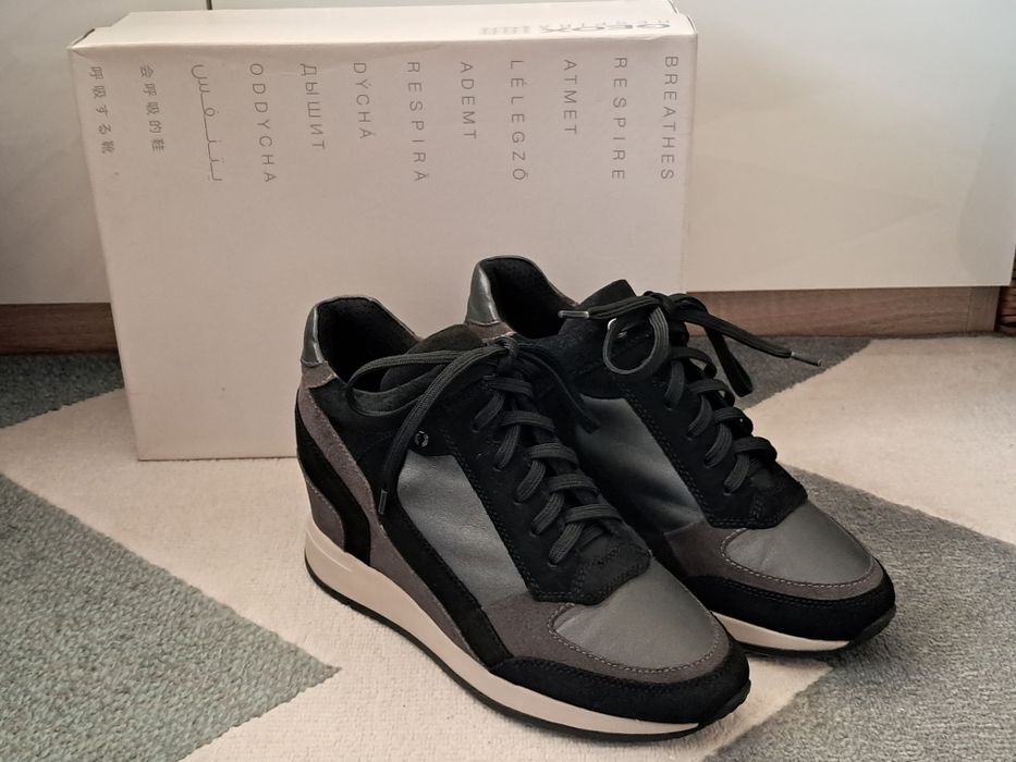 Buty Sneakersy damskie na koturnie Geox rozm. 38