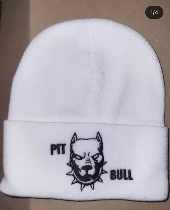 Нові шапки, розпродаж