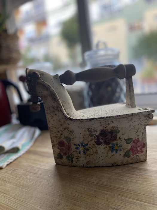 Ferro de Engomar Carvão