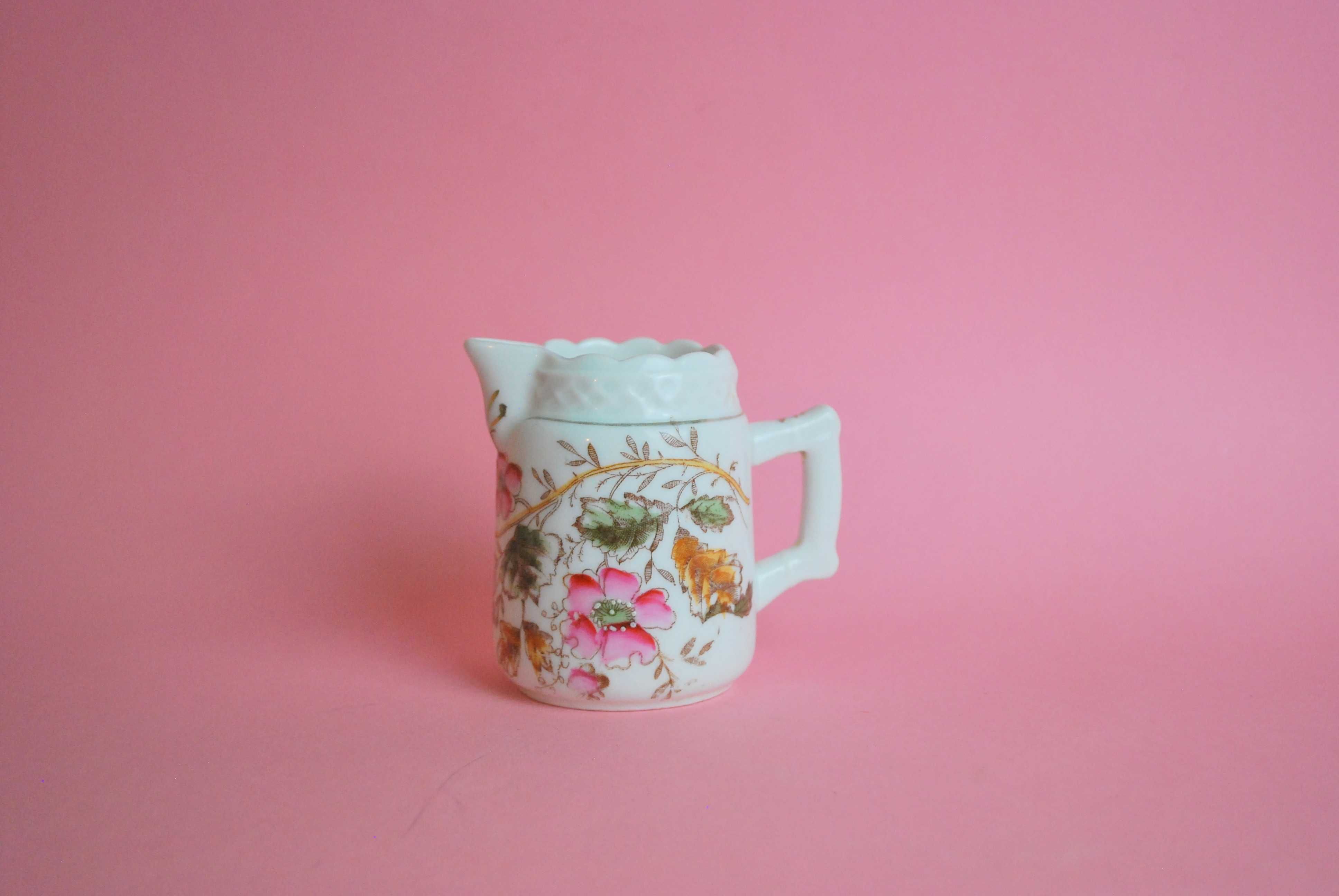 mlecznik porcelana styl wiktoriański dark academia retro rustykalny