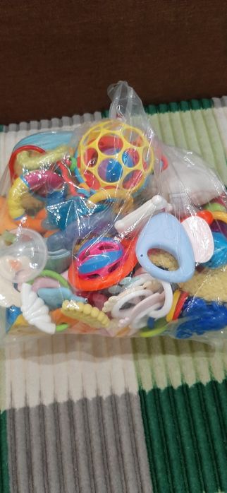 Брязкальця для немовляти